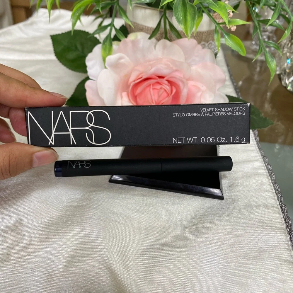 Nars Velvet Shadow Stick Glenan 8261